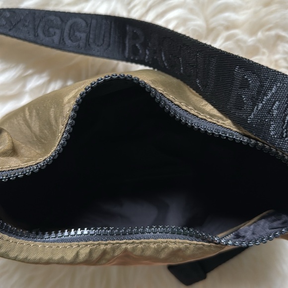 BAGGU Green Crossbody Bag - Small - Picture 4 of 4